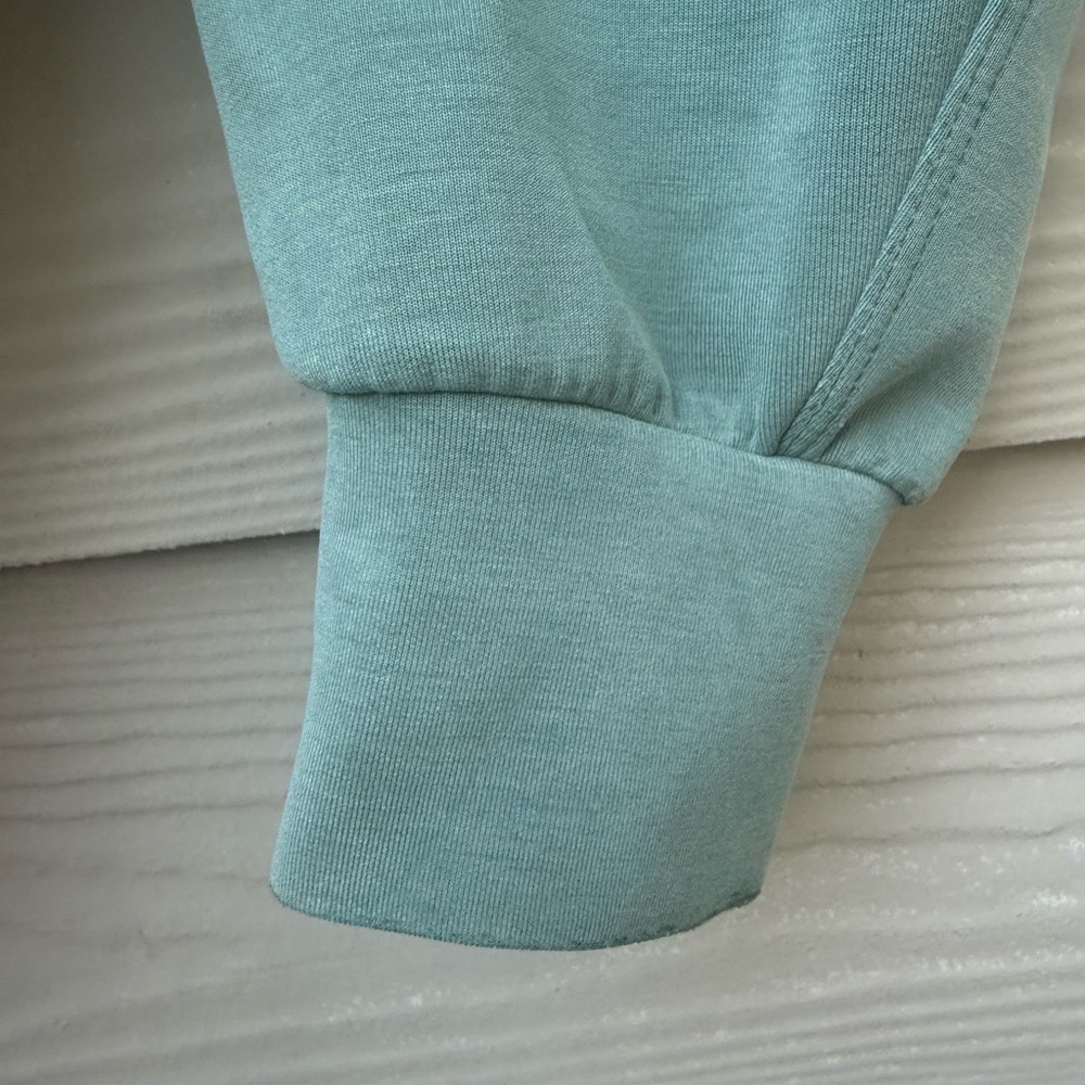 Lululemon Softstreme Perfectly Oversized Cropped Crew - Picture 3 of 7